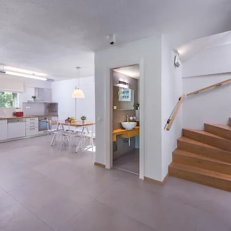 The White At Sani Apartment