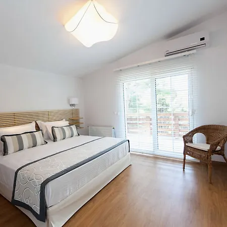 Apartment The White At Sani